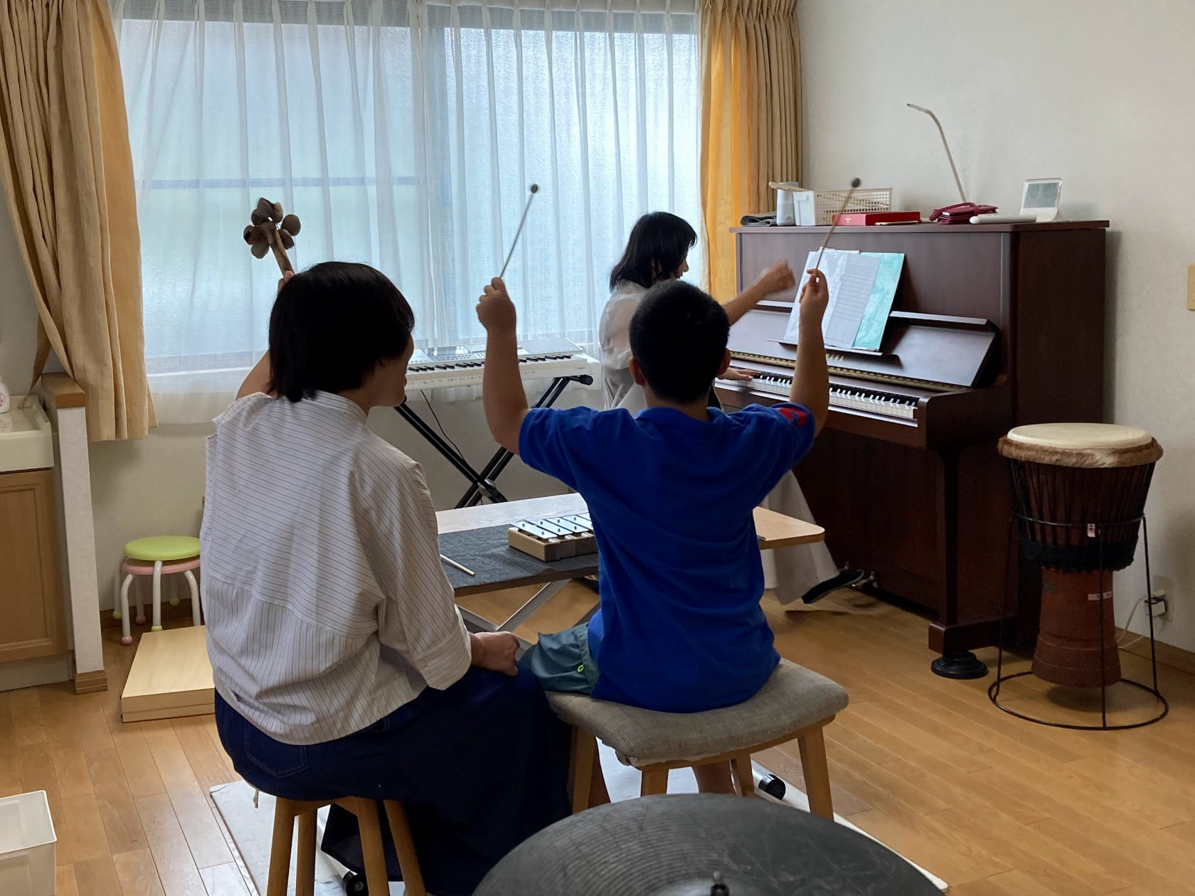 スモールステップの発達支援型アイテムを活用した、安心して挑戦できる音楽レッスン